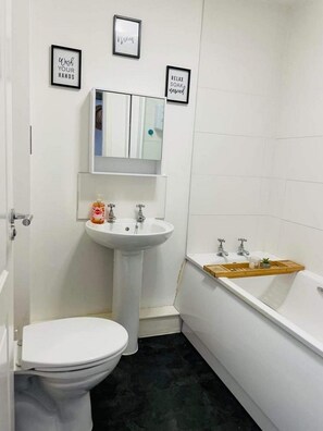 Apartment (2 Bedrooms) | Bathroom - 2 Bed Self Contained Apartment Wrexham (Wrexham)