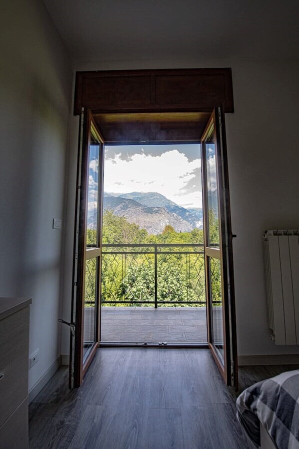 Interior - Welcome home 2 (Meana Di Susa)