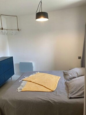 2 chambres, lit parapluie, Wi-Fi gratuit, draps fournis
