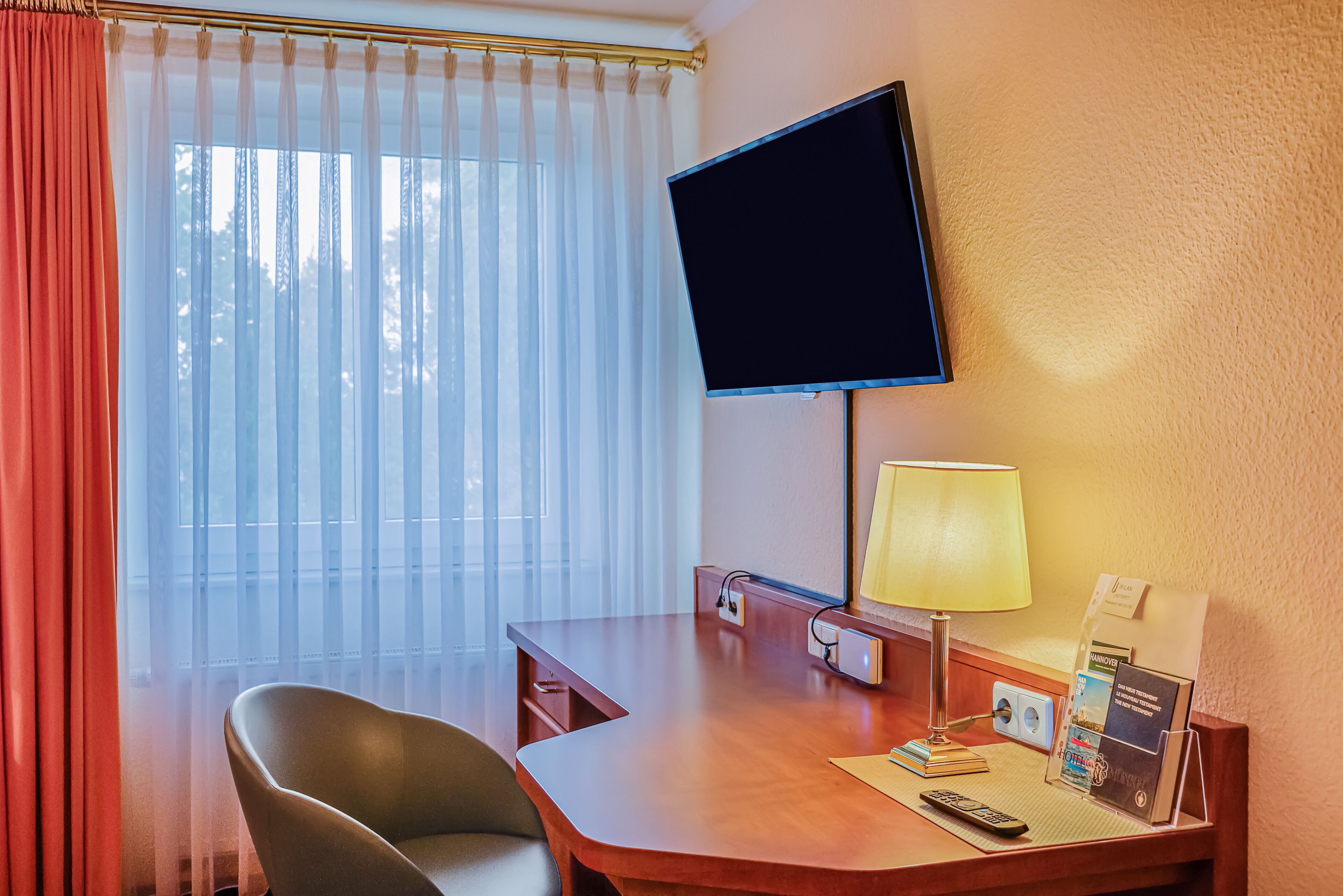 1 bedroom, down duvets, in-room safe, desk