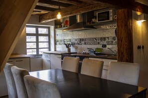 Microwave, oven, stovetop, dishwasher