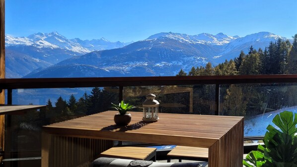 屋外ダイニングエリア