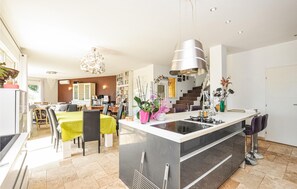 Fridge, stovetop, cookware/dishes/utensils - Pet friendly home in Montauroux (Montauroux)