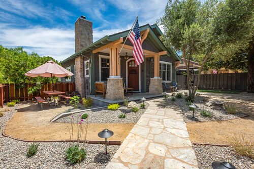Downtown Craftsman Style home is Colorful and Comfy, Walk to Everything!
