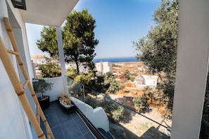 Executive Suite with Sea View & Jetted Tub | Beach/ocean view - Divino Suites - Adults only (Santorini)
