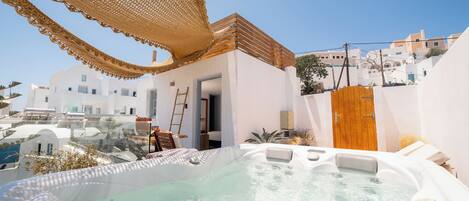Junior Suite with Sea View and Jetted Tub | Terrace/patio
