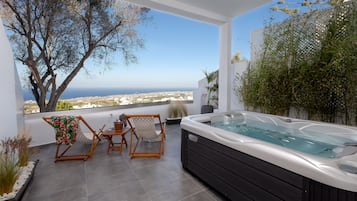 Deluxe Suite with Sea View and Jetted Tub | View from room