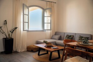 Executive Suite with Sea View & Jetted Tub | In-room safe, free WiFi - Divino Suites - Adults only (Santorini)