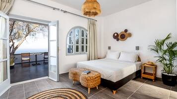 Deluxe Suite with Sea View and Jetted Tub | 客房內保險箱、免費無線上網