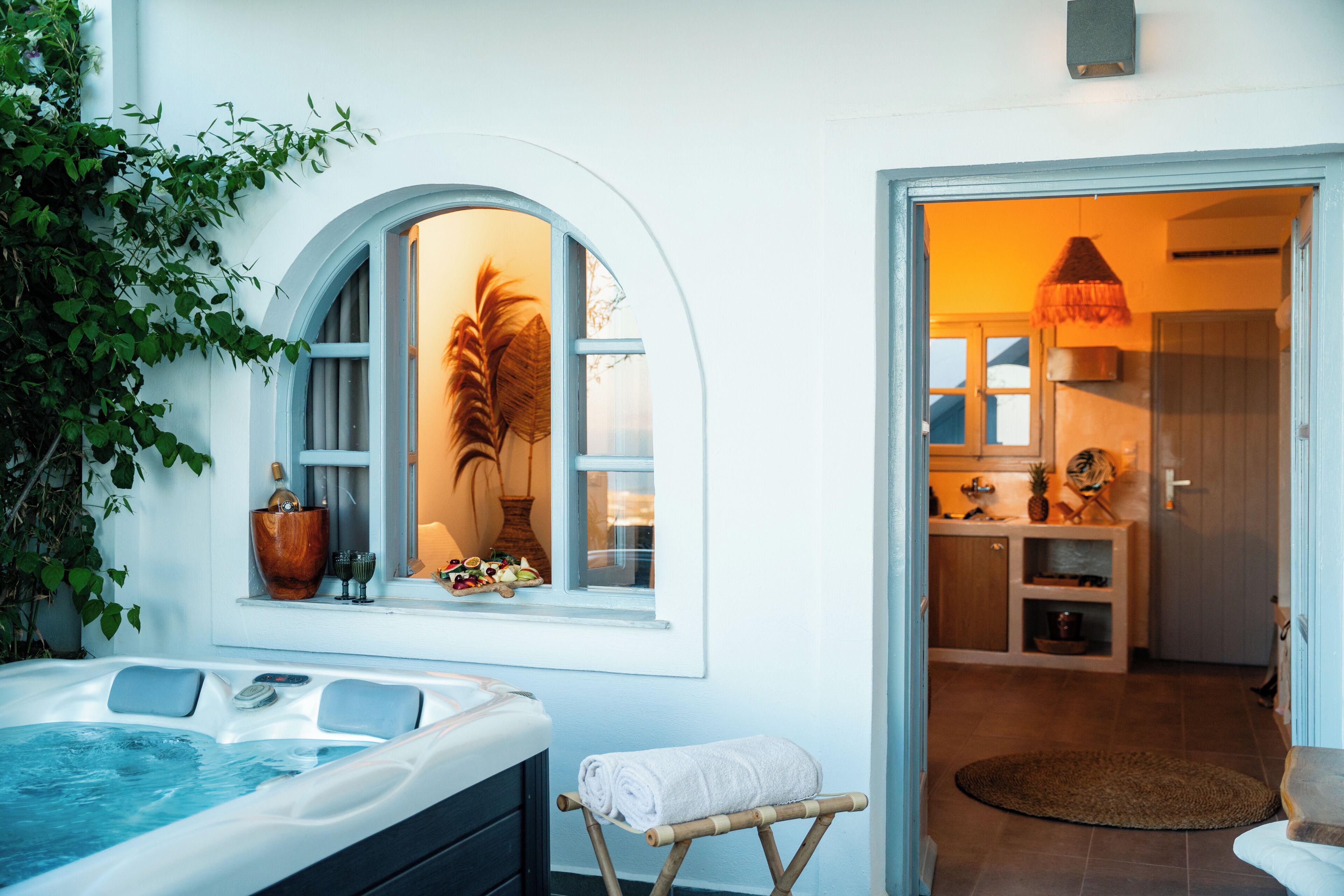 خزنة داخل الغرفة وواي فاي مجانًا