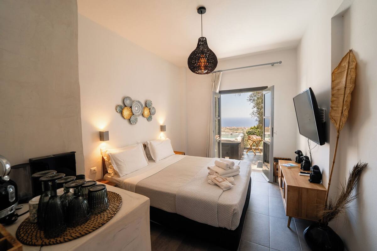 Superior Suite with Sea View and Jetted Tub | 住宿内部