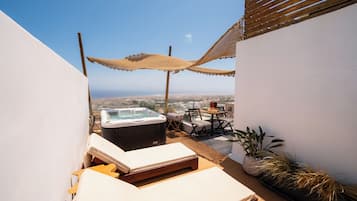 Junior Suite with Sea View and Jetted Tub | Terraza o patio