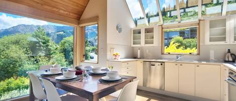 Horno, placa de cocina, lavavajillas, cafetera/tetera