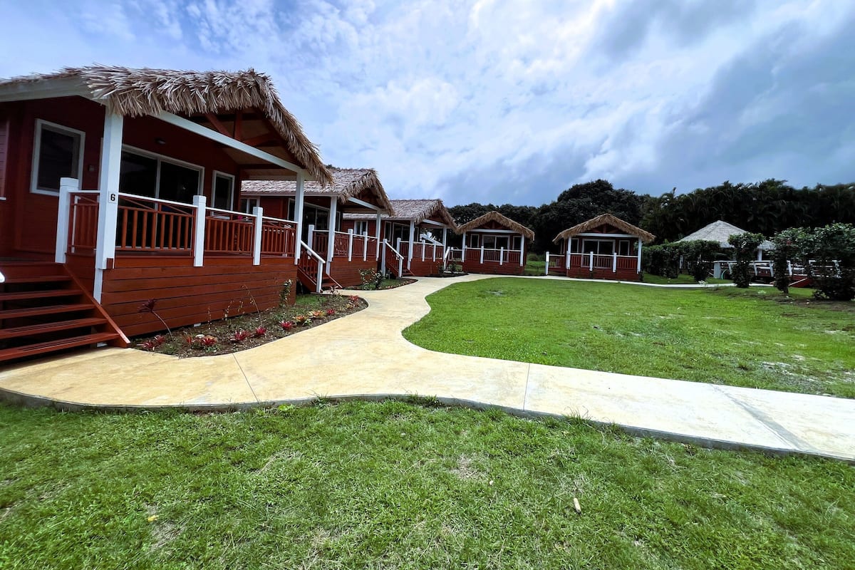 Villa, 1 King Bed, Poolside