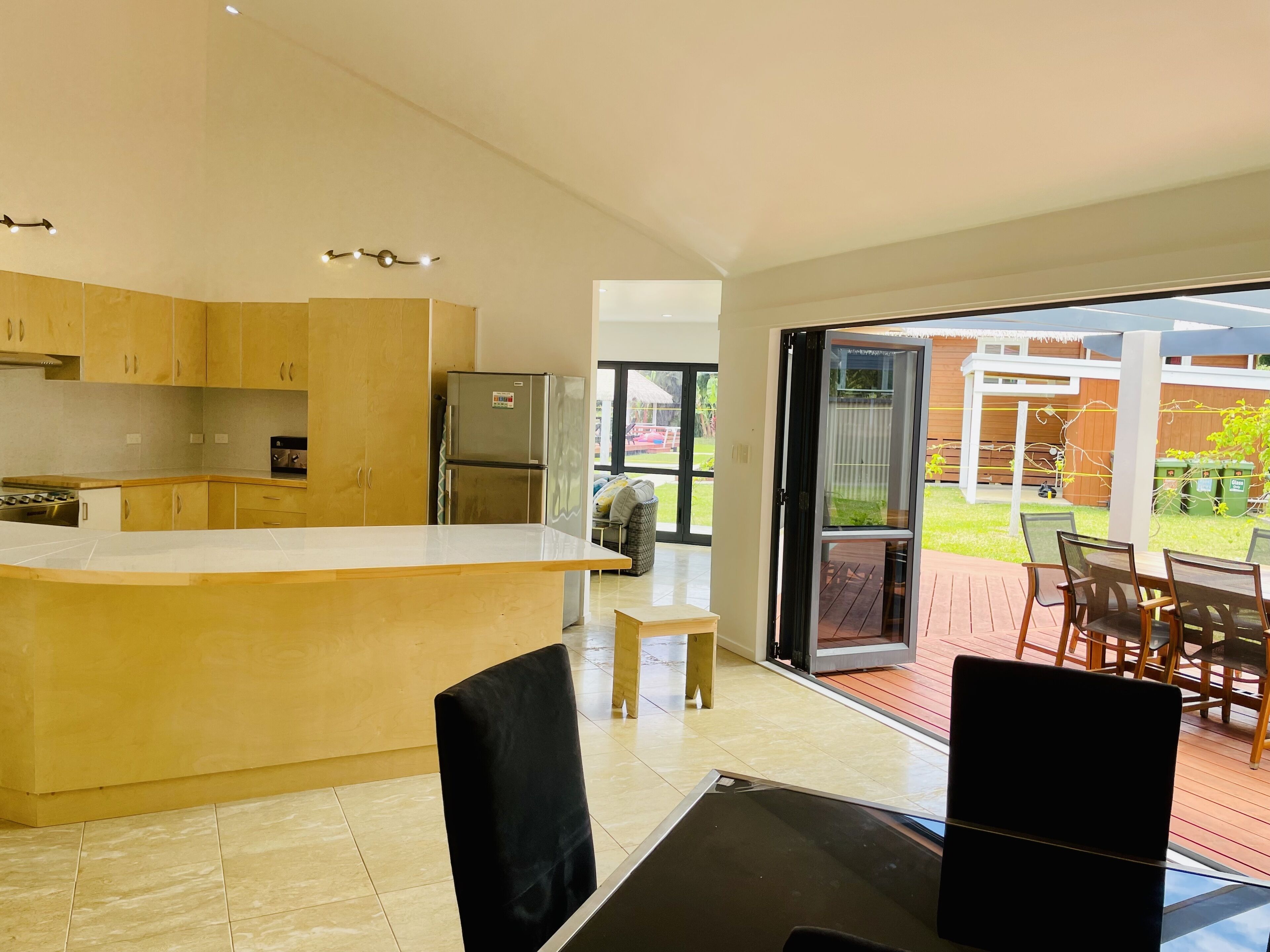 Red Hibiscus House | Private kitchen | Microwave, electric kettle, toaster, cookware/dishes/utensils