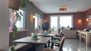 Tägliches inbegriffenes Frühstücksbuffet