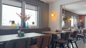 Tägliches inbegriffenes Frühstücksbuffet