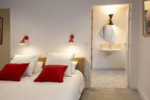 设计双人房, 1 张大床, 无障碍, 无烟房 | 高档床上用品、特色装修、特色家居、办公桌