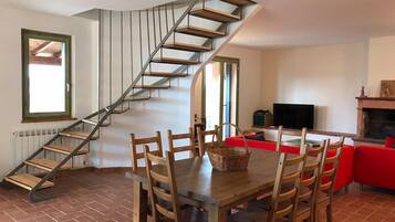 Vila | Ruang keluarga | Perapian