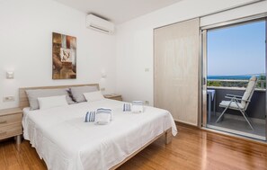 1 غرفة نوم وخزنة داخل الغرفة وواي فاي مجانًا وملاءات أسرّة