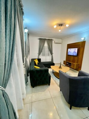 Suite | Living area - Thepod 2 (Abuja)