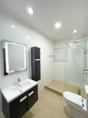 Suite Sénior, 1 chambre | Salle de bain