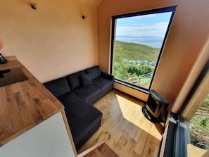 Cabin | Living room | Fireplace