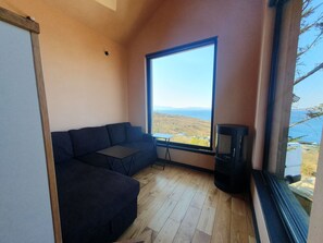 Cabin | Interior - Tiny Home in Isle of Skye - Pet Friendly (Strath)