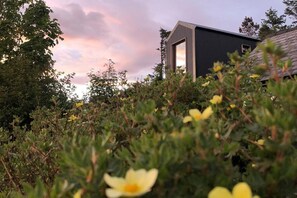 Cabin | Property grounds - Tiny Home in Isle of Skye-pet Friendly (Strath)