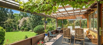 Gorgeous home in Rønne with kitchen