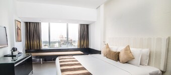 Clarion Hotel President