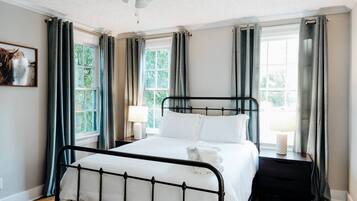 2 bedrooms, desk, iron/ironing board, free WiFi