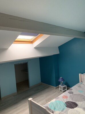 2 bedrooms, free WiFi, bed sheets - Longère, small gîte in the heart of the Saint-Emilion vineyards  (Petit-Palais-et-Cornemps)