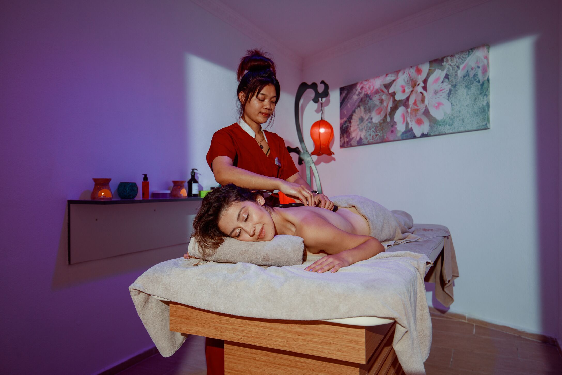 Salas de tratamiento para parejas, baño turco o hammam y aromaterapia 