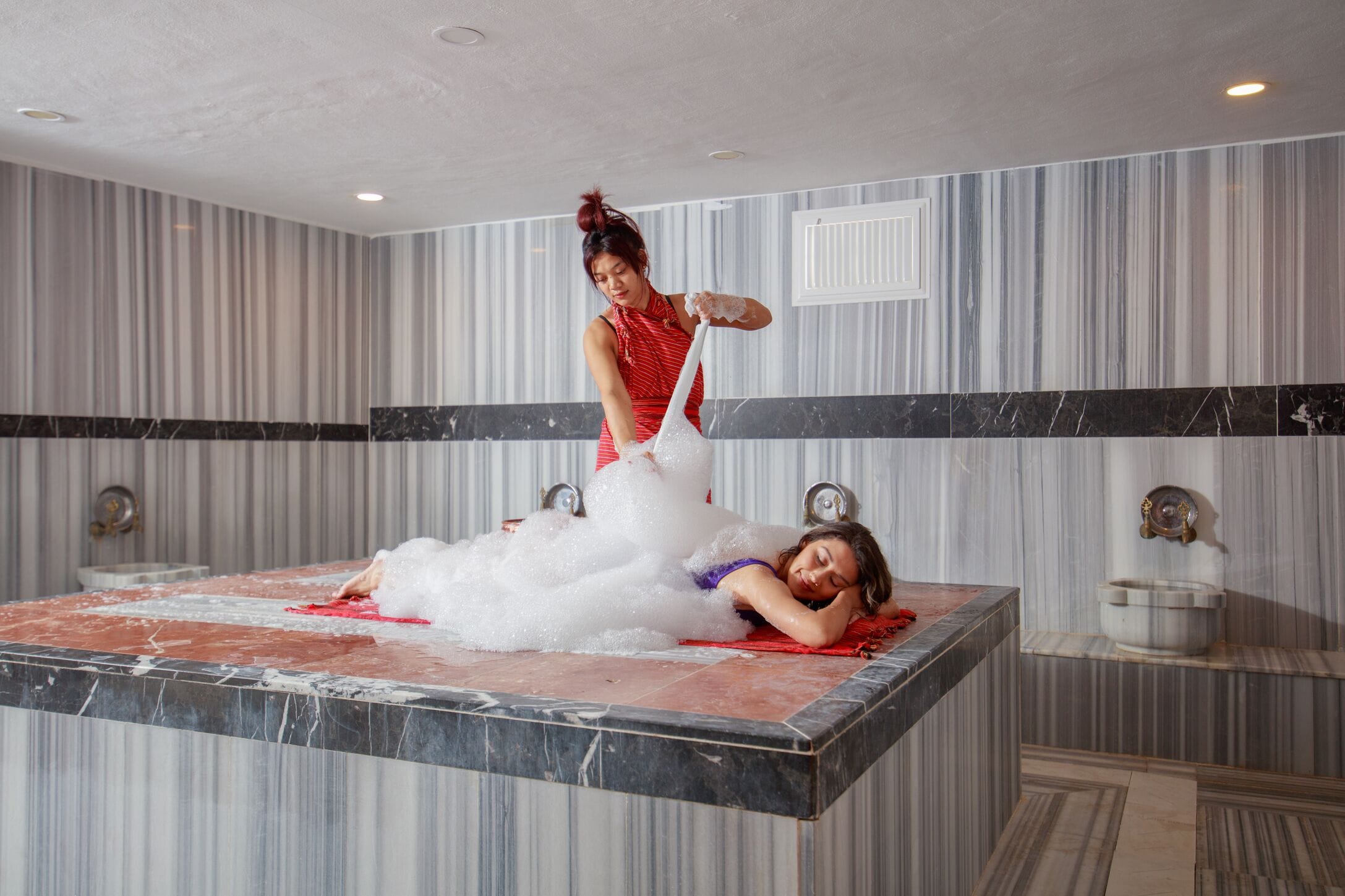 Espace de soins pour les couples, hammam, soins d'aromathérapie