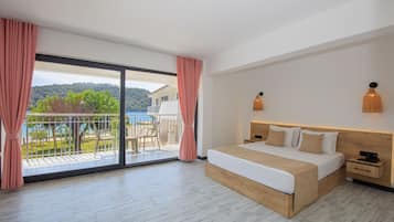 Superior Triple Room, 1 Bedroom, Sea View | Premium bedding, minibar, in-room safe, free WiFi