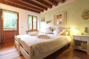 3 bedrooms, iron/ironing board, travel crib, free WiFi