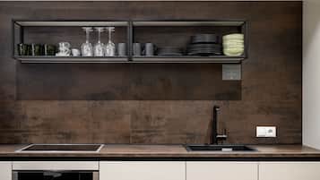 Réfrigérateur, micro-ondes, plaque de cuisson, lave-vaisselle