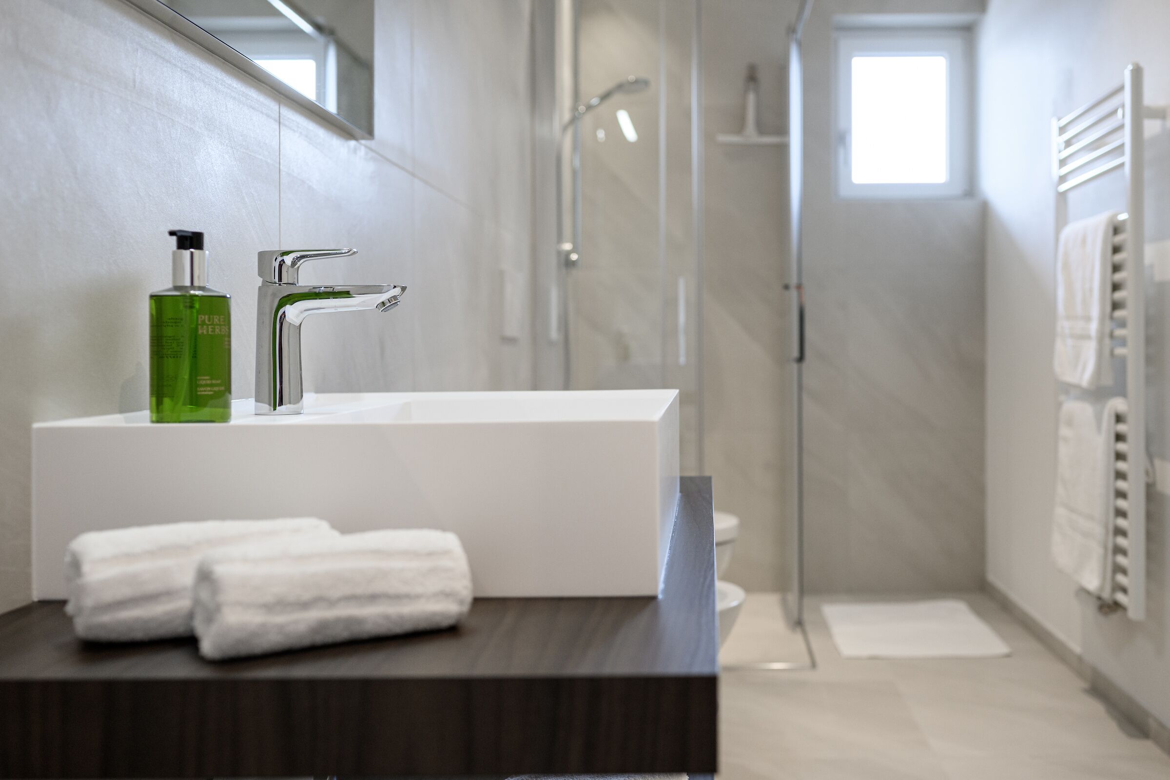 Dusche, Haartrockner, Bidet, Handtücher