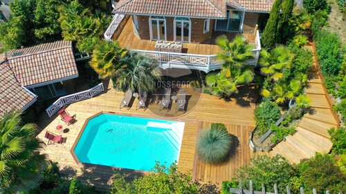 VILLA with SWIMMING POOL GOLF SEIGNOSSE near BEACHES
