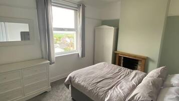 Cottage | 2 bedrooms, iron/ironing board, bed sheets