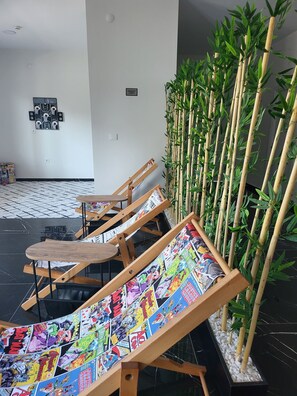 Ropa de cama de alta calidad y artículos del minibar gratis 