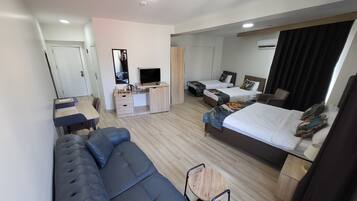 Elite Room | Premium bedding, free minibar items, laptop workspace, bed sheets