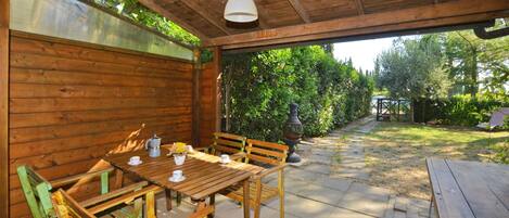 Departamento estándar, varias habitaciones, junto a la montaña (Casa Guna) | Restaurante al aire libre