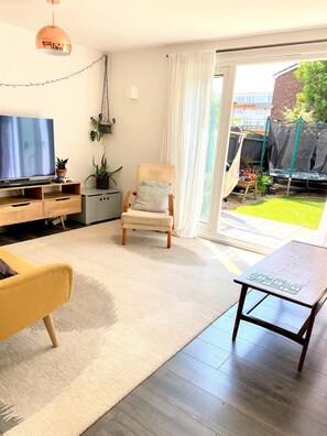 Smart TV - Bright, family-friendly 2-bed house with garden and office (London)