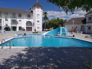 Piscine extérieure