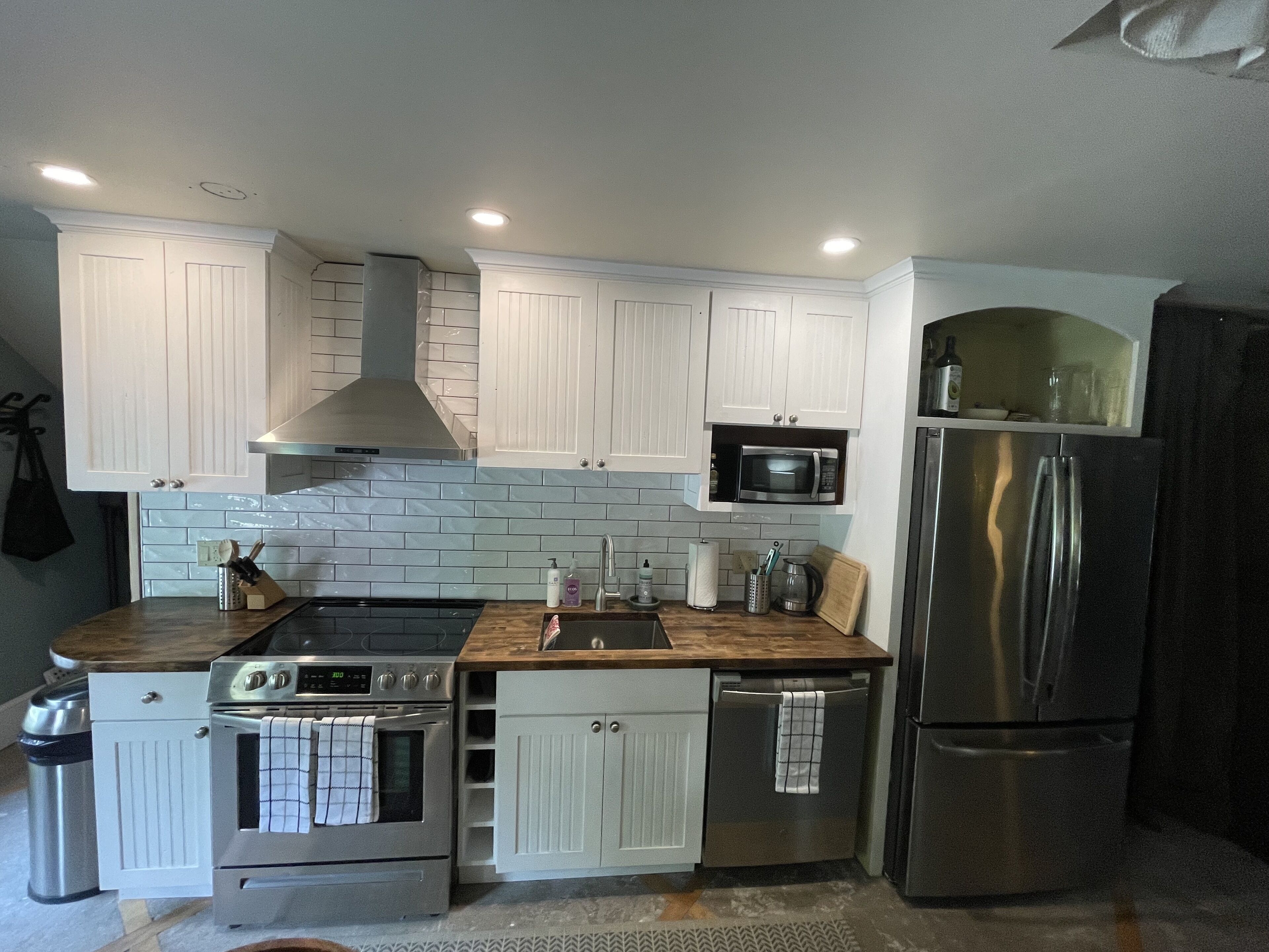 雪櫃、微波爐、焗爐、爐具