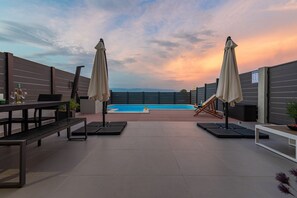 Outdoor dining - Villa Nia,near the beach, private pool,  4+2 PAX, wheelchair accessible (Nin)