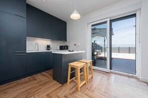 Fridge, microwave, oven, stovetop - Villa Nia,near the beach, private pool,  4+2 PAX, wheelchair accessible (Nin)