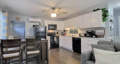 Saint Charles Private 2BD| River Trail, Forest Preserve!